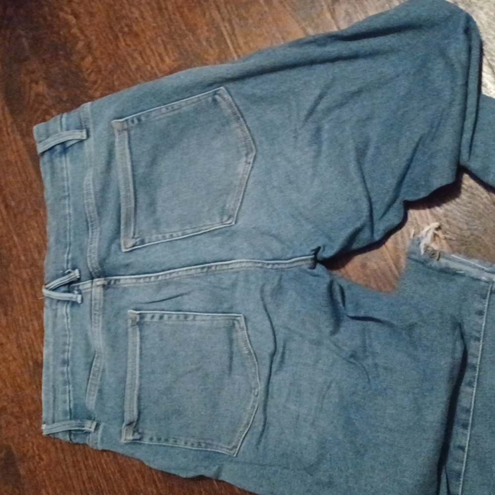 Good American Cropped Raw Hem Distressed Skinny Jeans - Picture 4 of 4